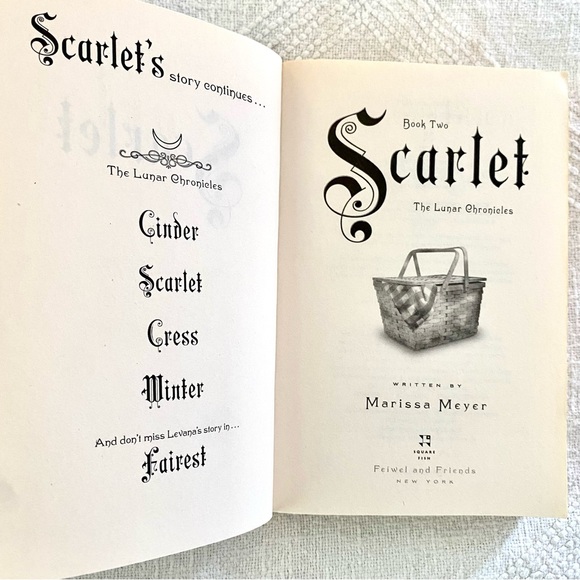 Scarlet - The Lunar Chronicles Book 2 - Picture 3 of 12